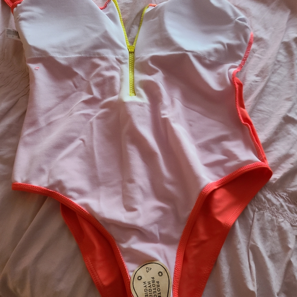 Tank swimsuit with zipper front and low back. Orange with yellow zipper size M - Picture 4 of 5